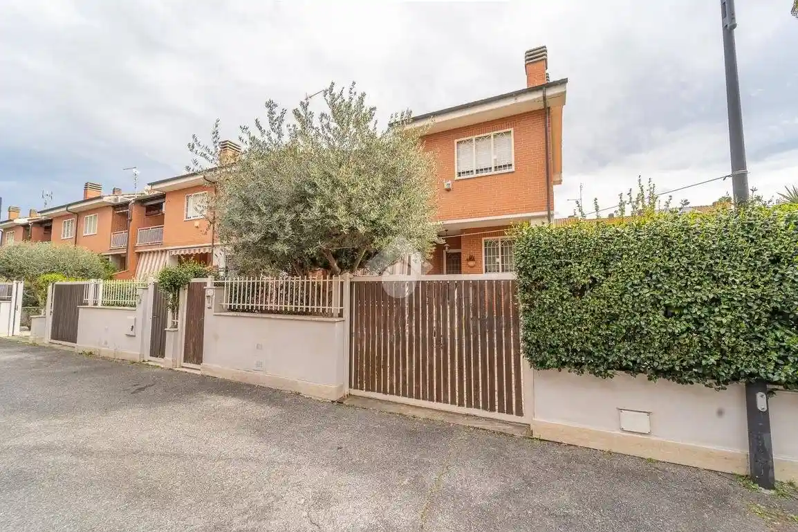 Villetta a schiera in vendita a Roma