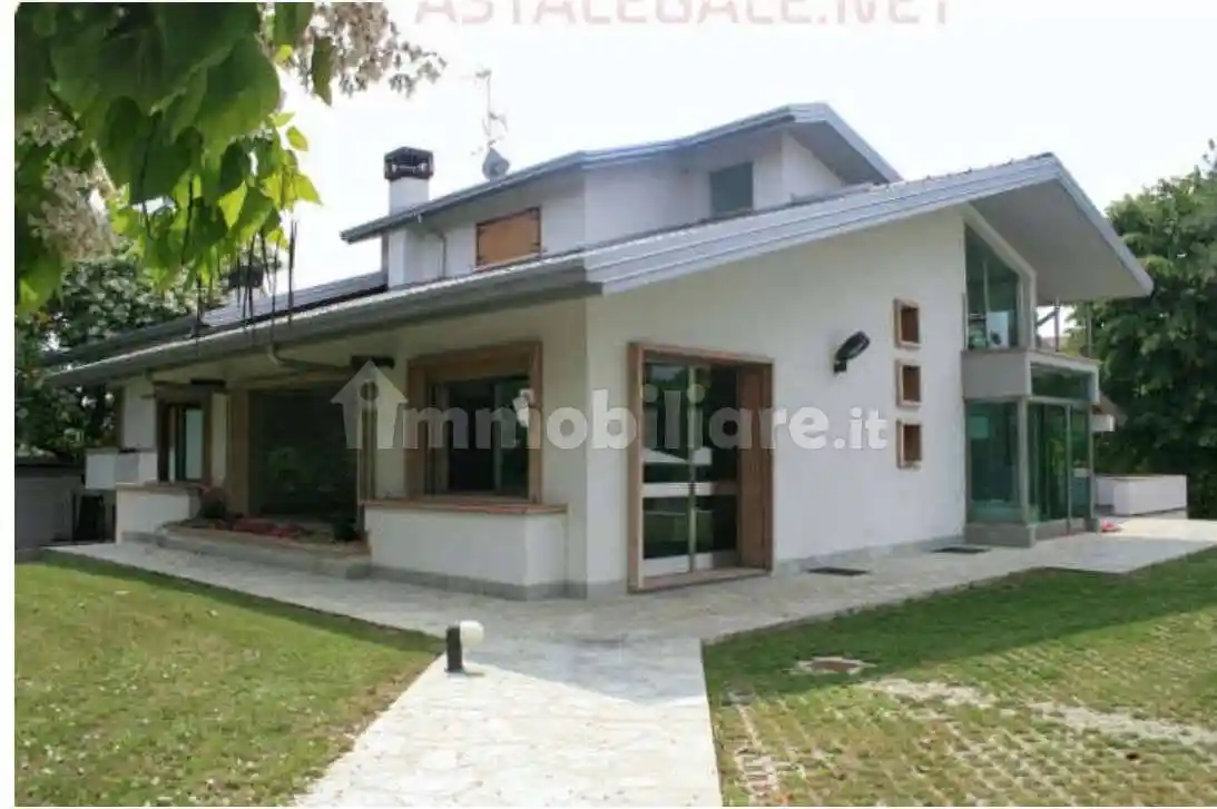 Villa in vendita a Corbetta