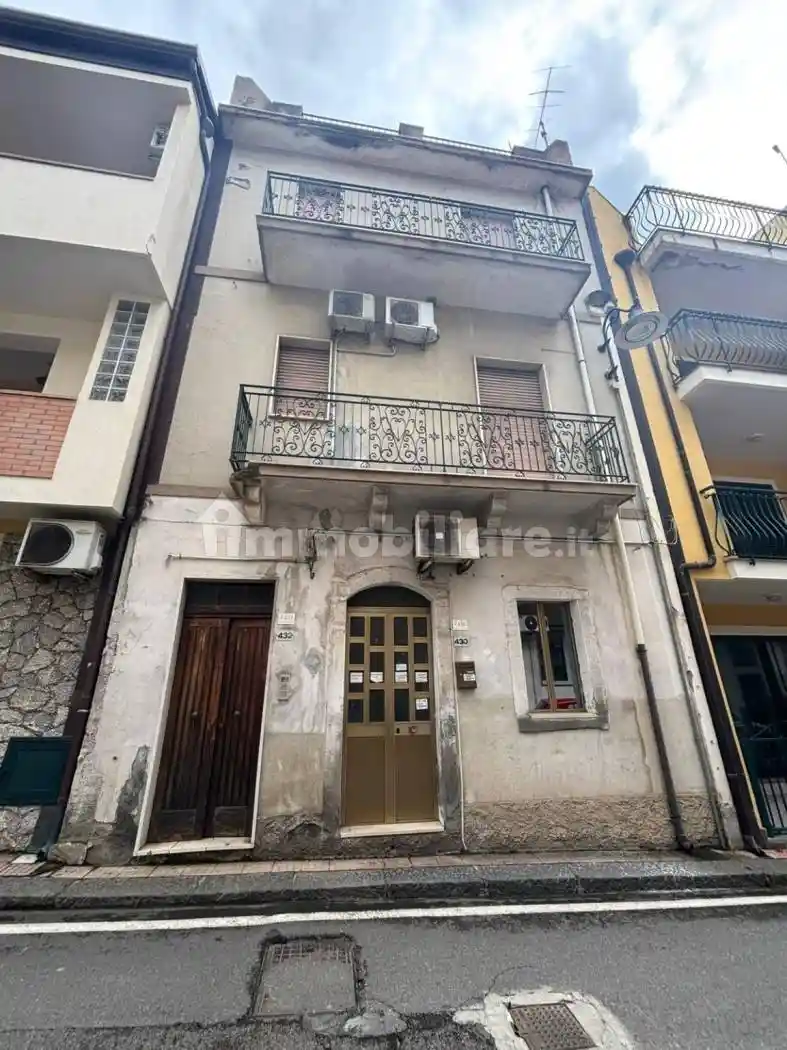 Casa indipendente in vendita a Letojanni