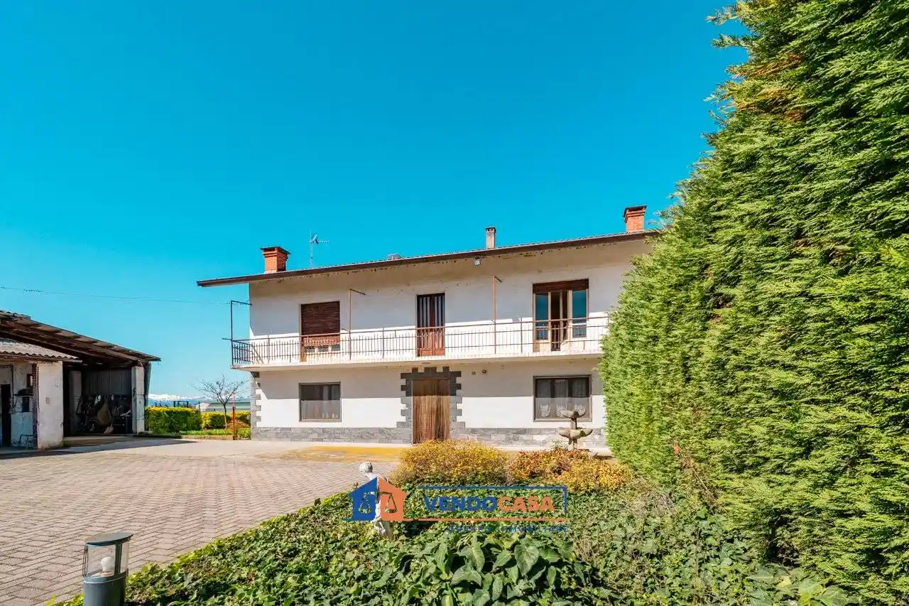 Villa in vendita a Montanera