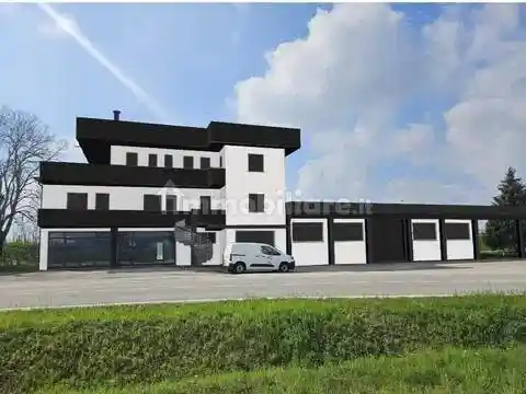 Palazzo - Edificio in vendita a Pasiano di Pordenone