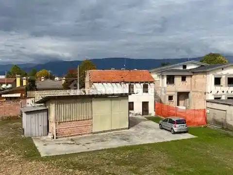 Rustico - Casale in vendita a Sacile