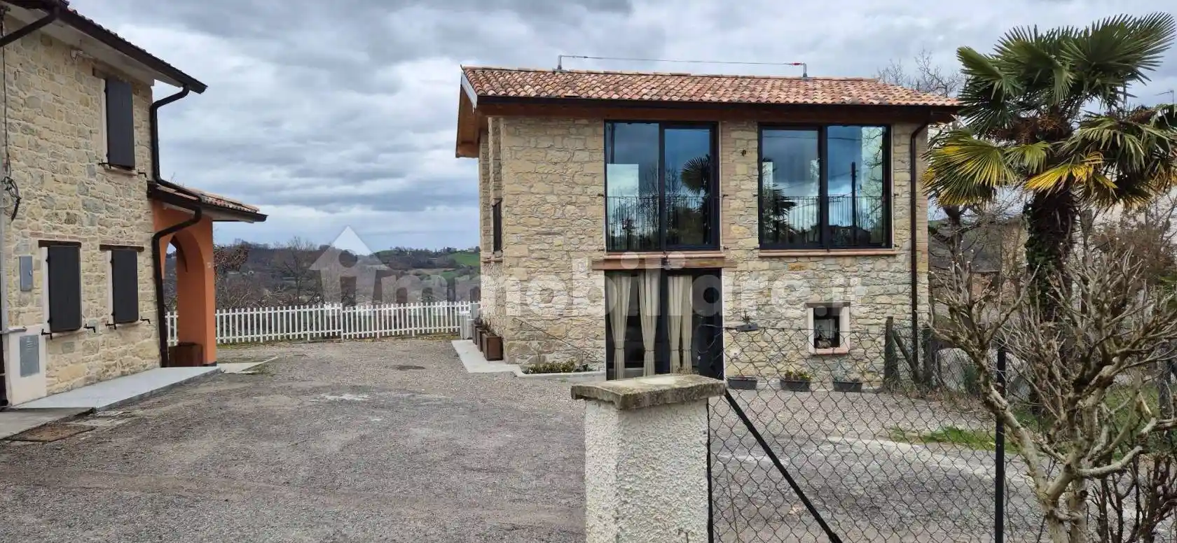 Casa indipendente in affitto a Casina