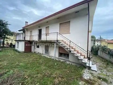 Villa in vendita a Caneva