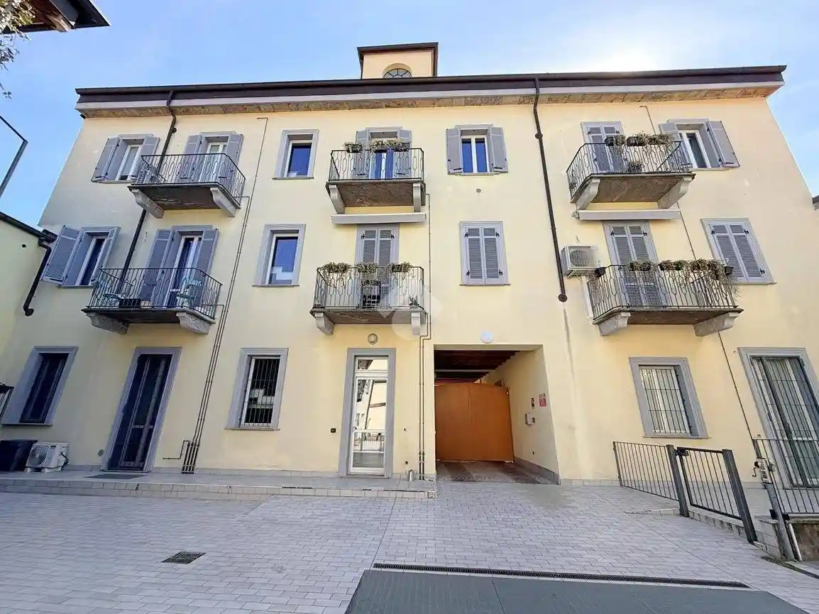 Appartamento in vendita a Carate Brianza