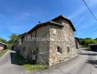 Casa indipendente in vendita a Villa Minozzo