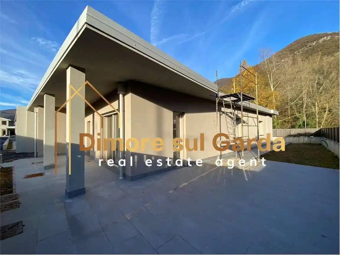 Villa in vendita a Villanuova sul Clisi