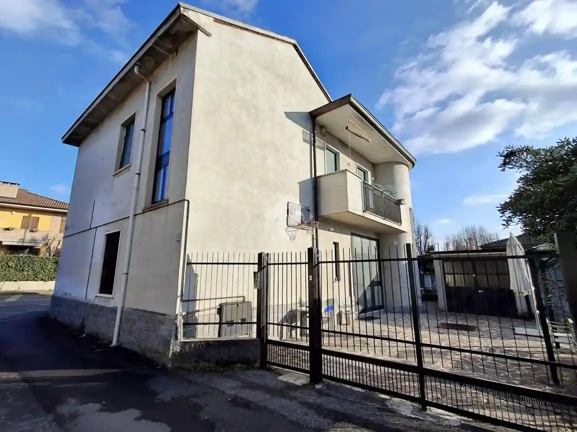 Appartamento in vendita a Carate Brianza