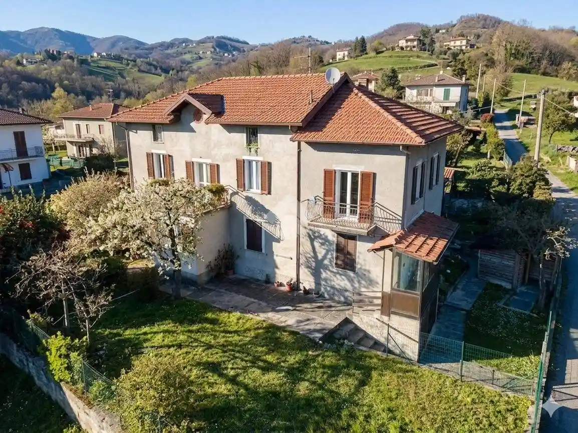 Appartamento in vendita a Colico