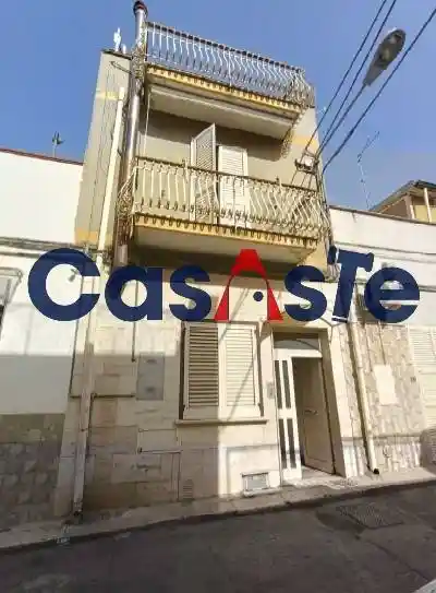 Casa indipendente in vendita a Canosa di Puglia