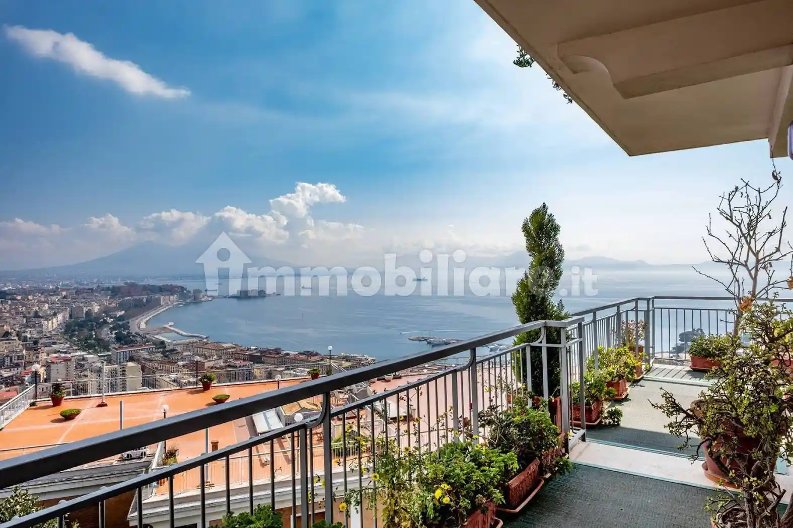 Appartamento in vendita a Napoli
