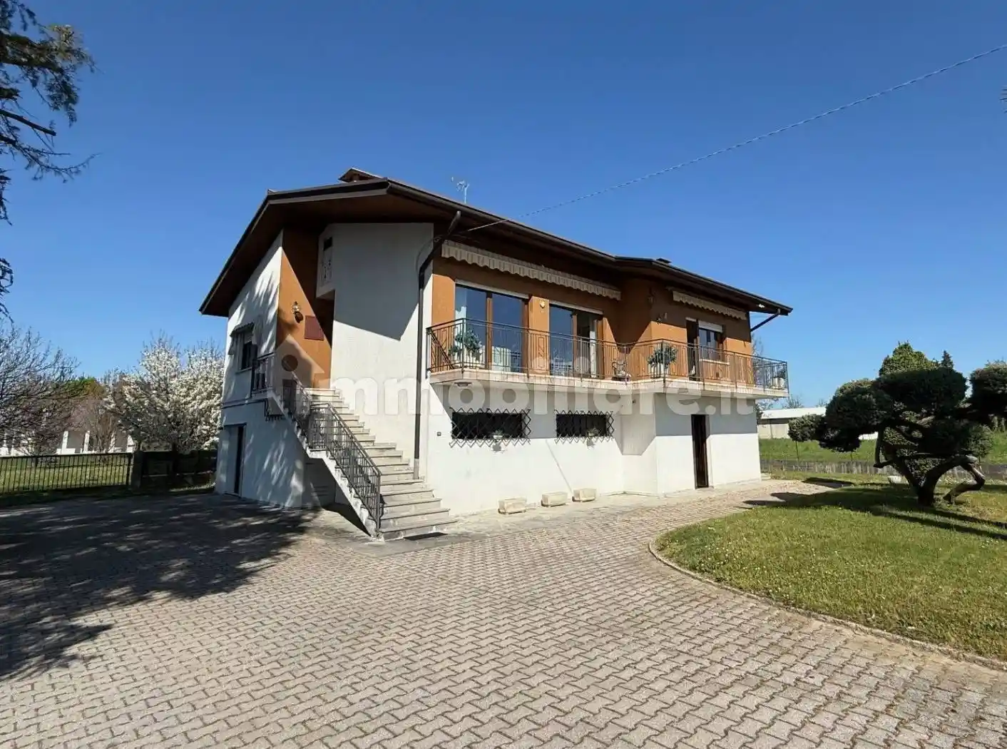 Villa in vendita a Manzano