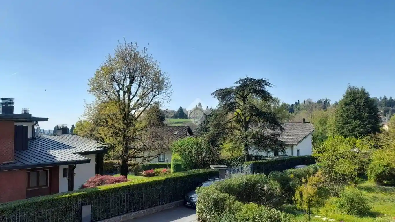 Appartamento in vendita a Inverigo