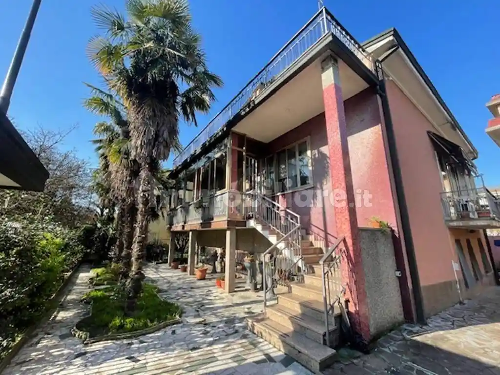 Villa in vendita a Cremona