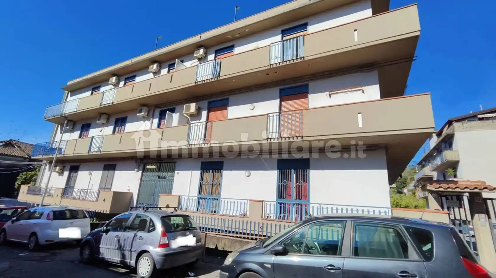 Appartamento in vendita a Aci Catena