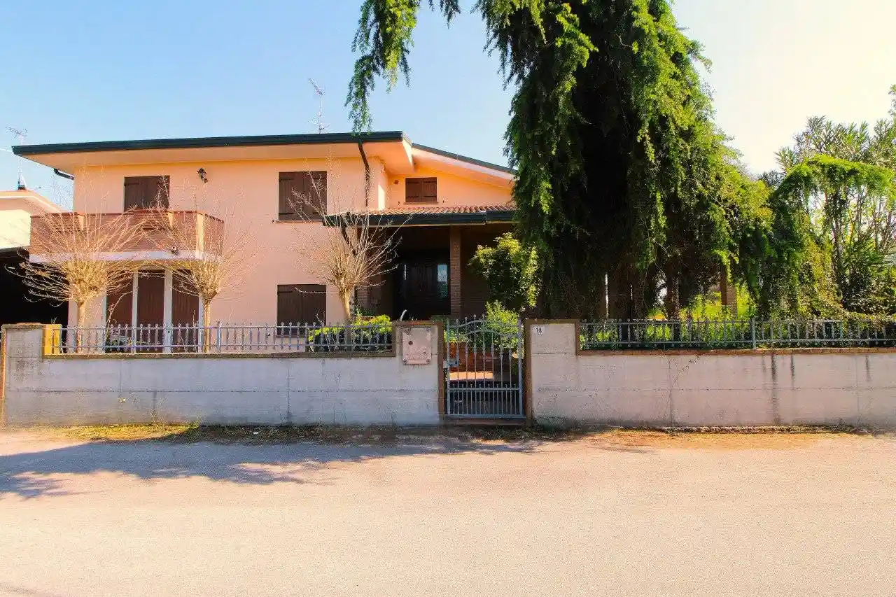 Villa in vendita a Solesino