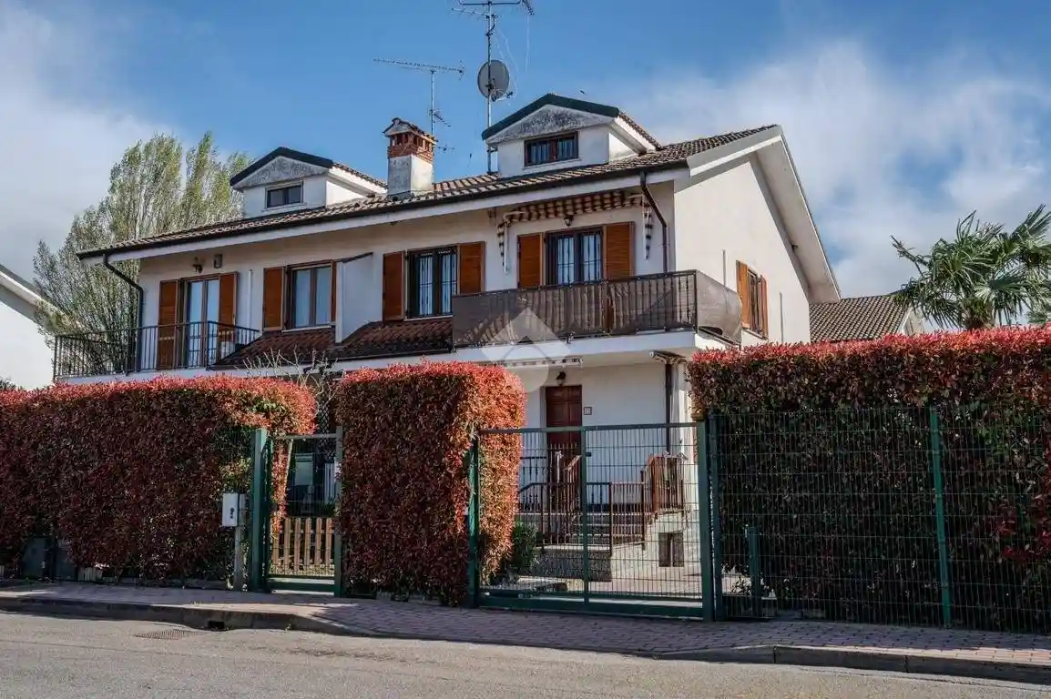 Villa in vendita a Noviglio