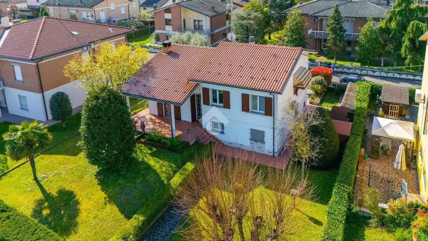 Villa in vendita a Novellara
