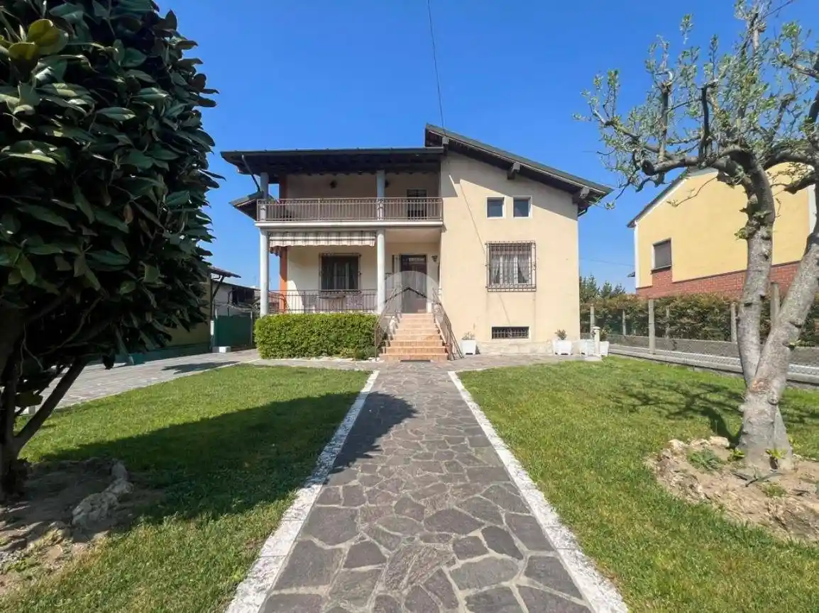 Villa in vendita a Trenzano