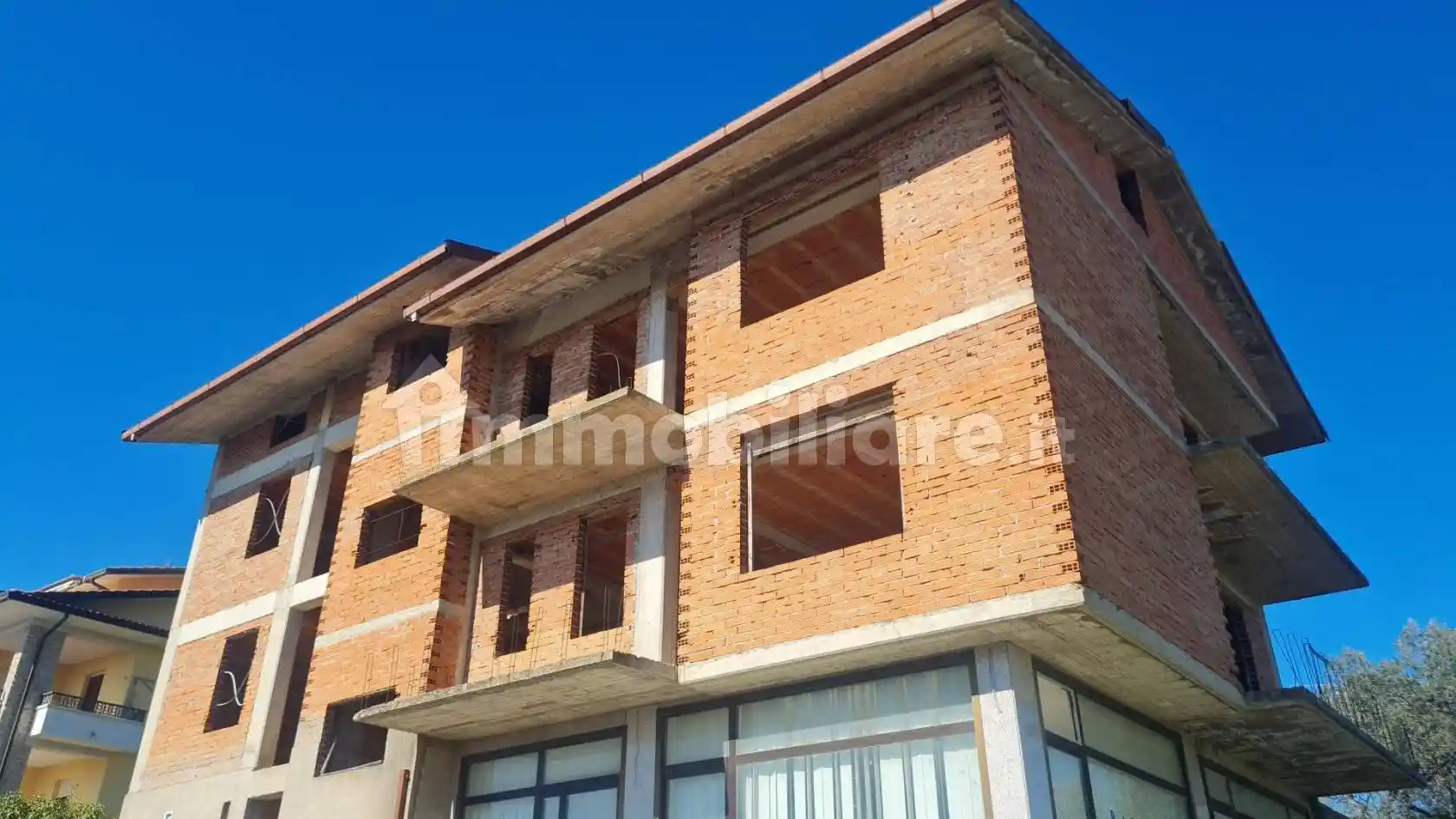 Palazzo - Edificio in vendita a Deruta