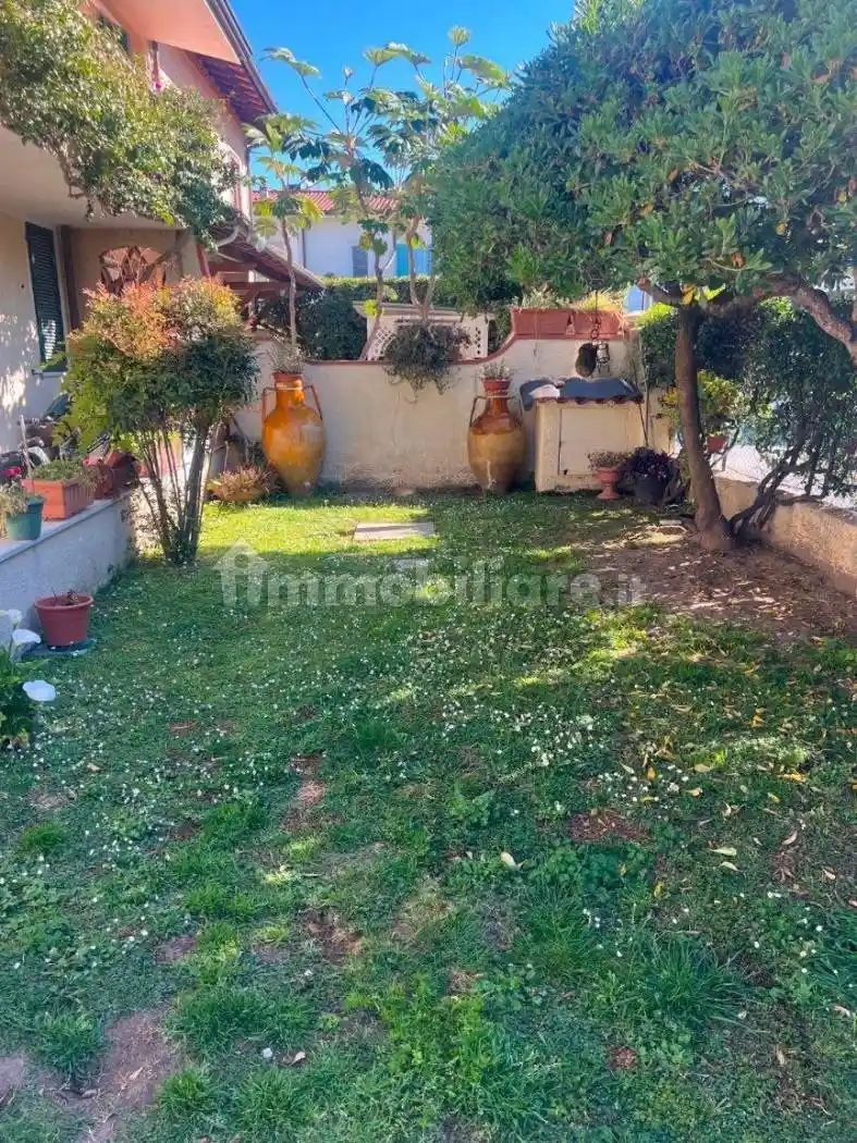 Casa indipendente in vendita a Forte dei Marmi