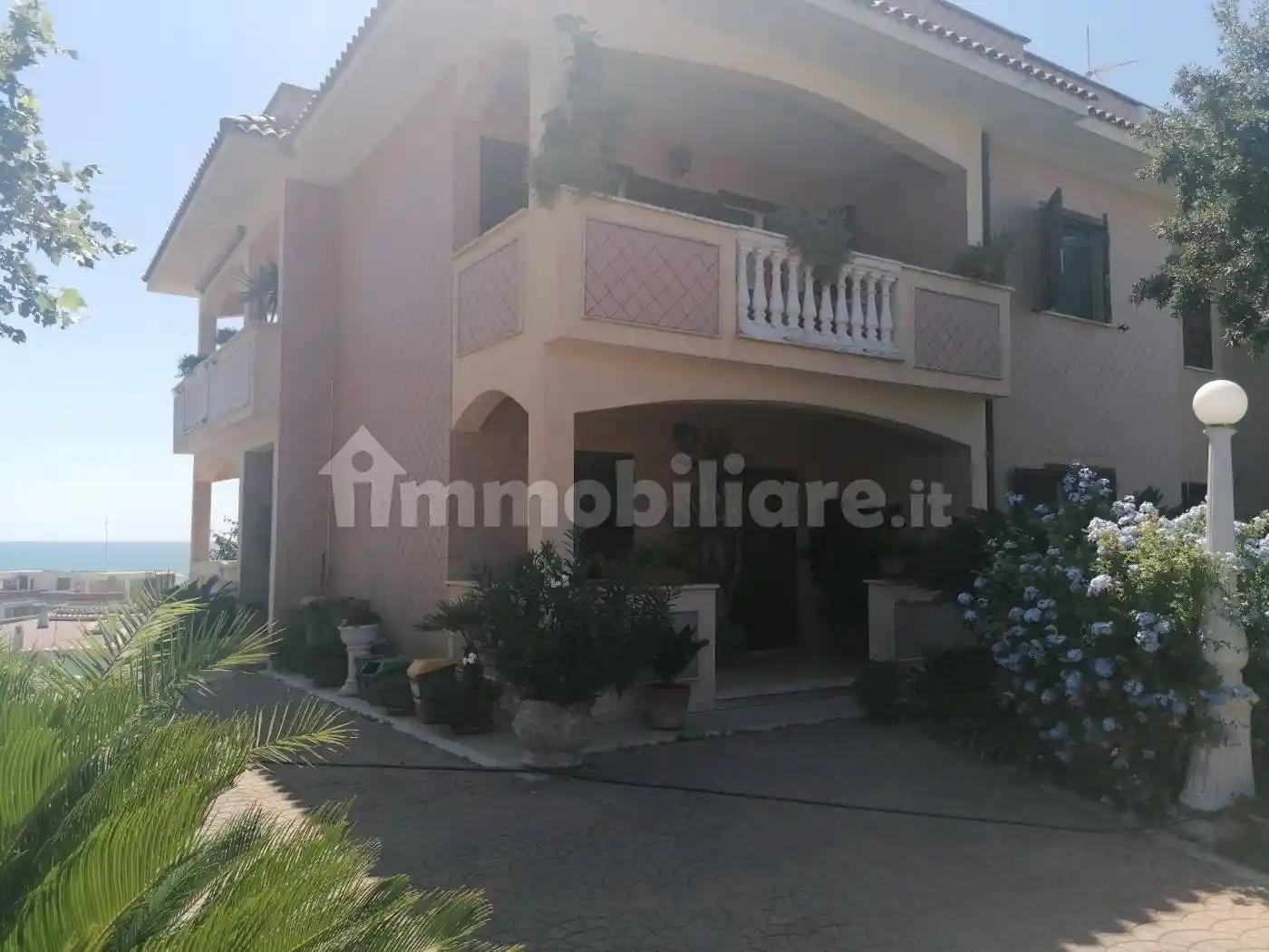 Villa in affitto a Anzio