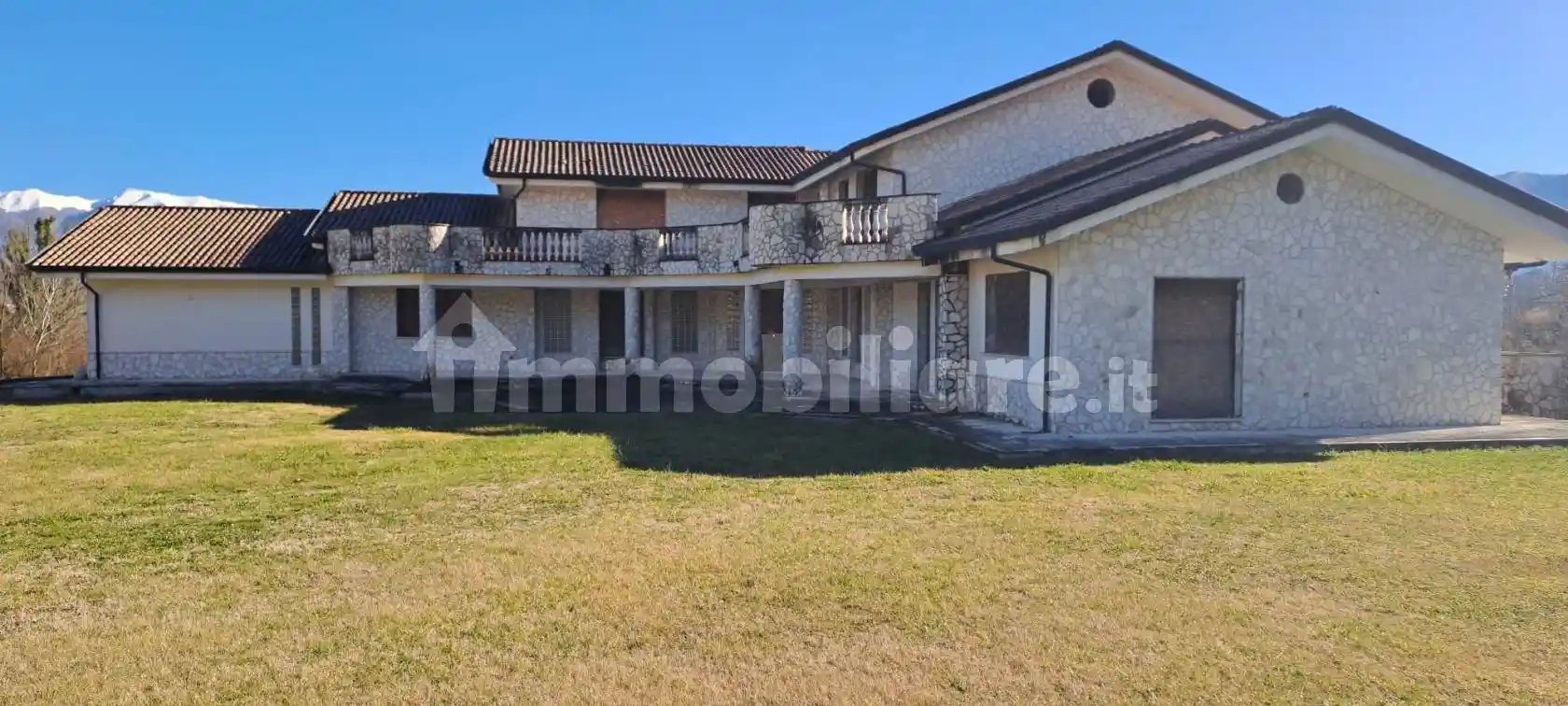 Villa in vendita a Casalvieri