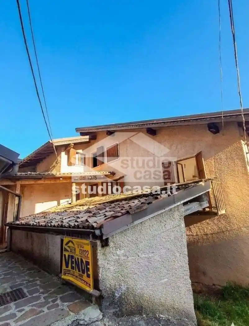 Casa indipendente in vendita a Ronzo-Chienis