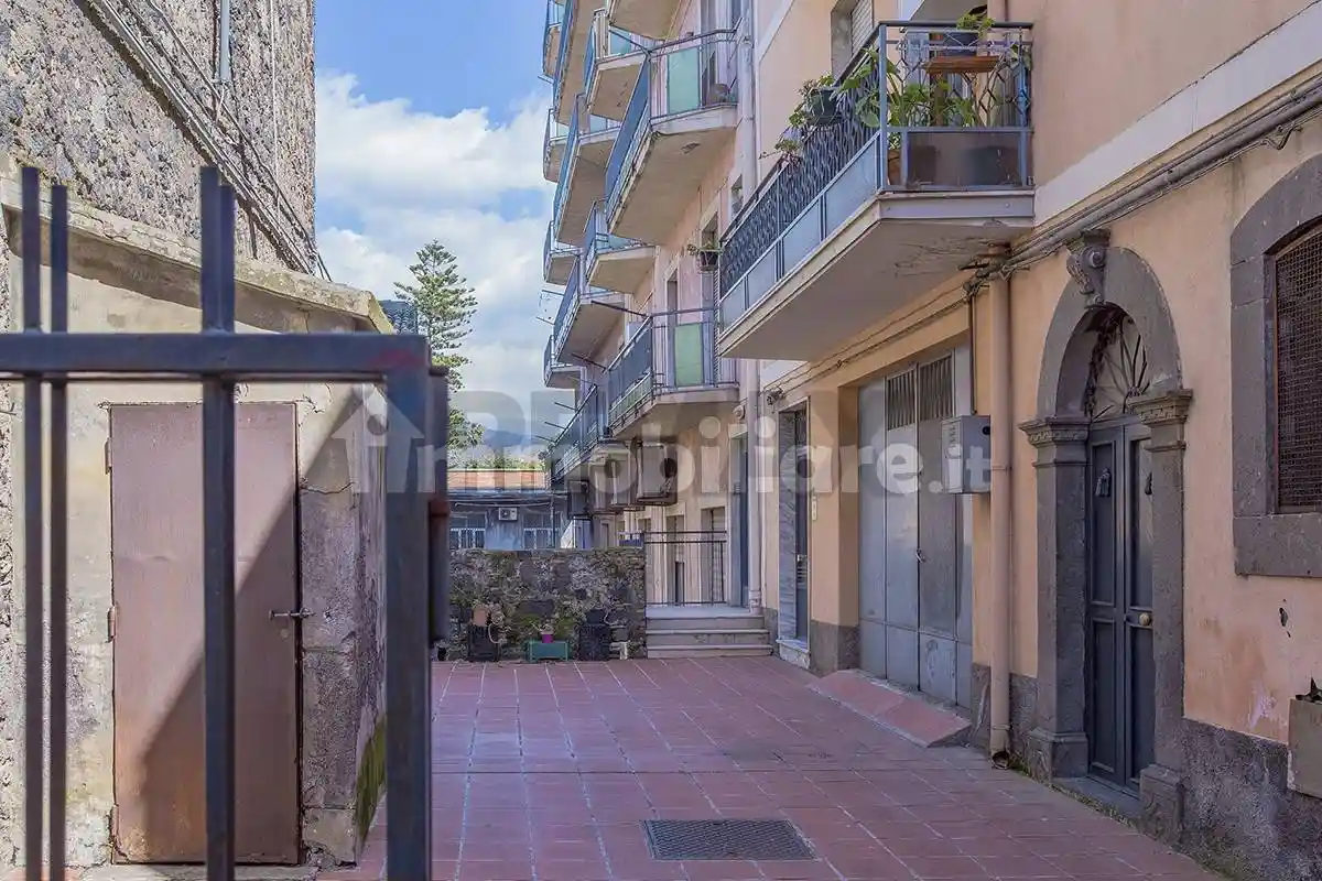 Casa indipendente in vendita a Adrano