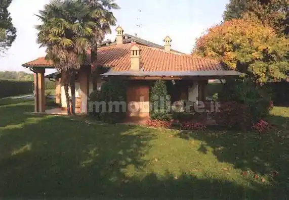 Villa in vendita a Grezzago