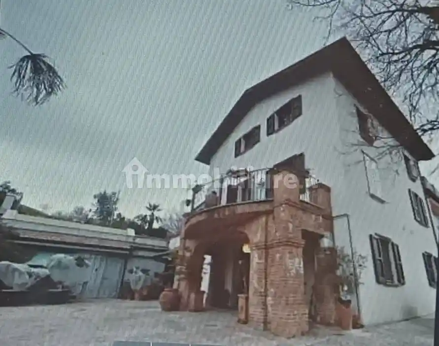 Villa in vendita a Tolentino