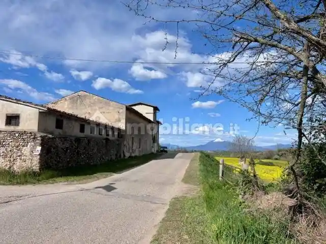 Rustico - Casale in vendita a Solferino