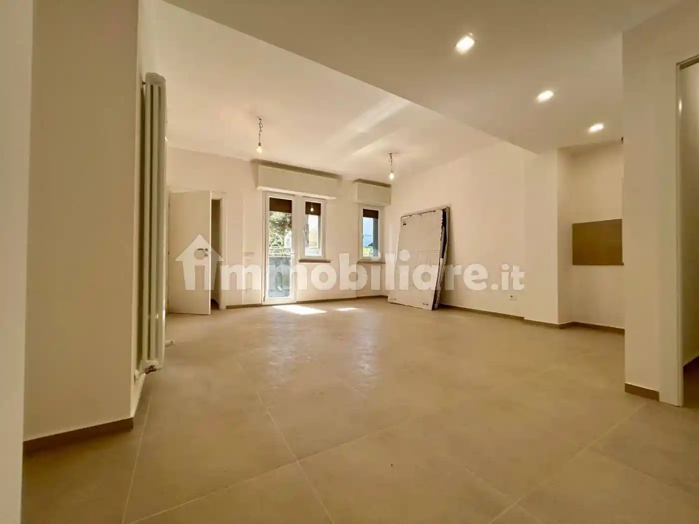 Appartamento in vendita a Falconara Marittima