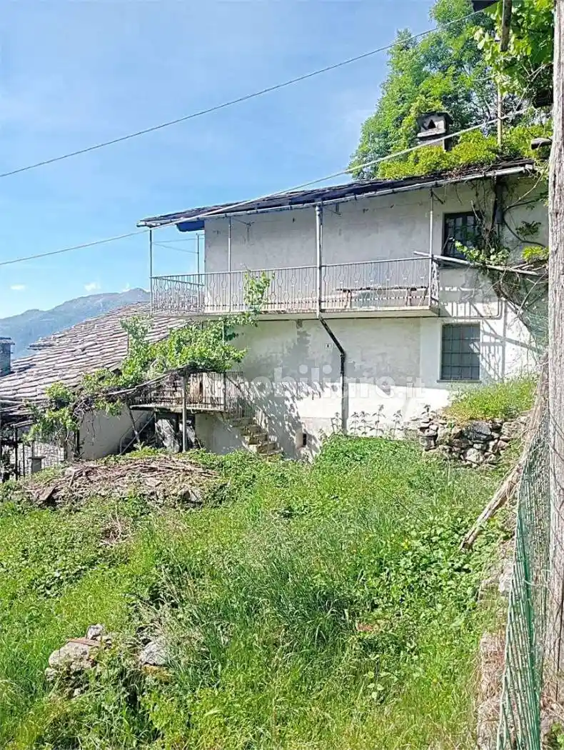 Casa indipendente in vendita a Perloz