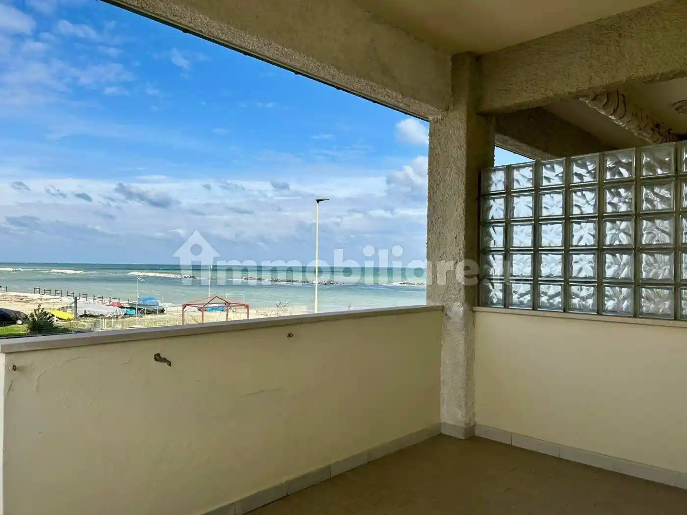 Appartamento in vendita a Falconara Marittima