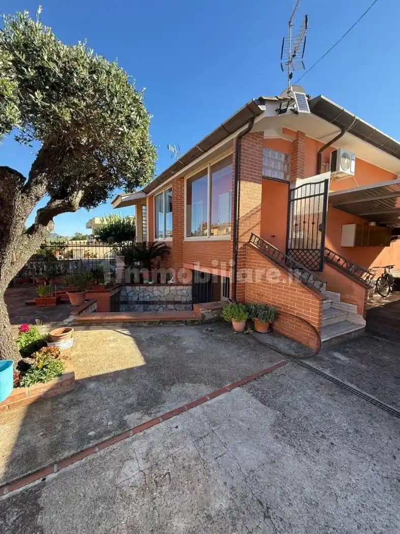 Villa in vendita a Cisterna di Latina