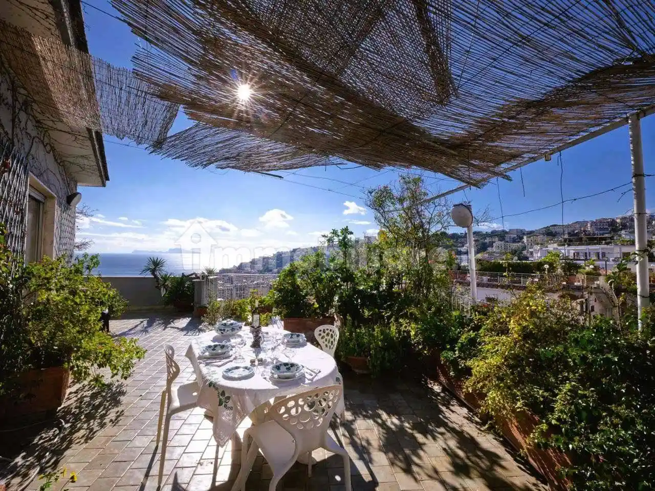 Appartamento in vendita a Napoli