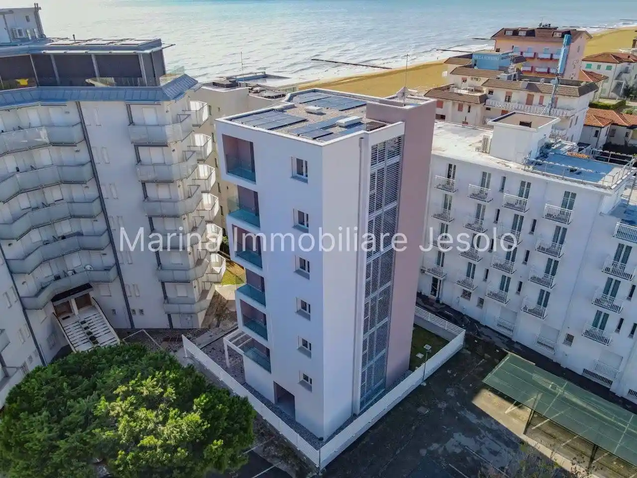 Palazzo - Edificio in vendita a Jesolo