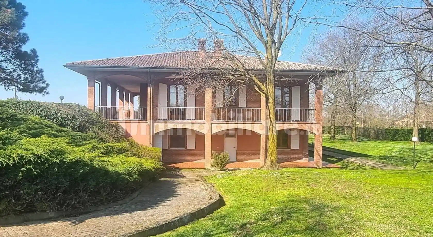Villa in vendita a Ziano Piacentino