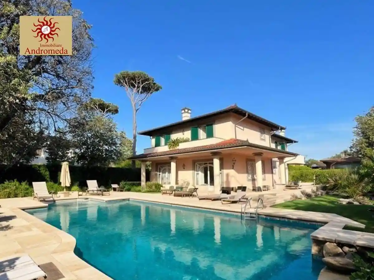 Villa in vendita a Forte dei Marmi