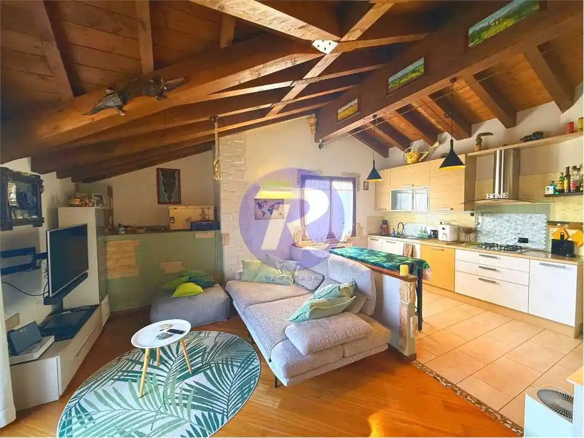 Appartamento in vendita a Almè