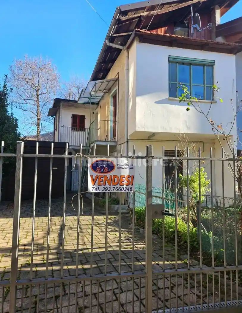 Villa in vendita a Varallo