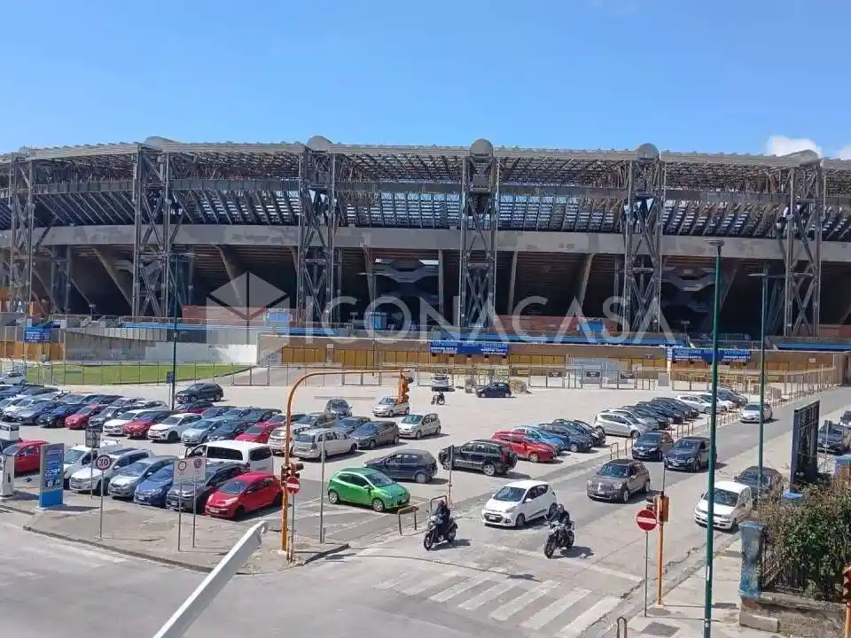 Appartamento in vendita a Napoli