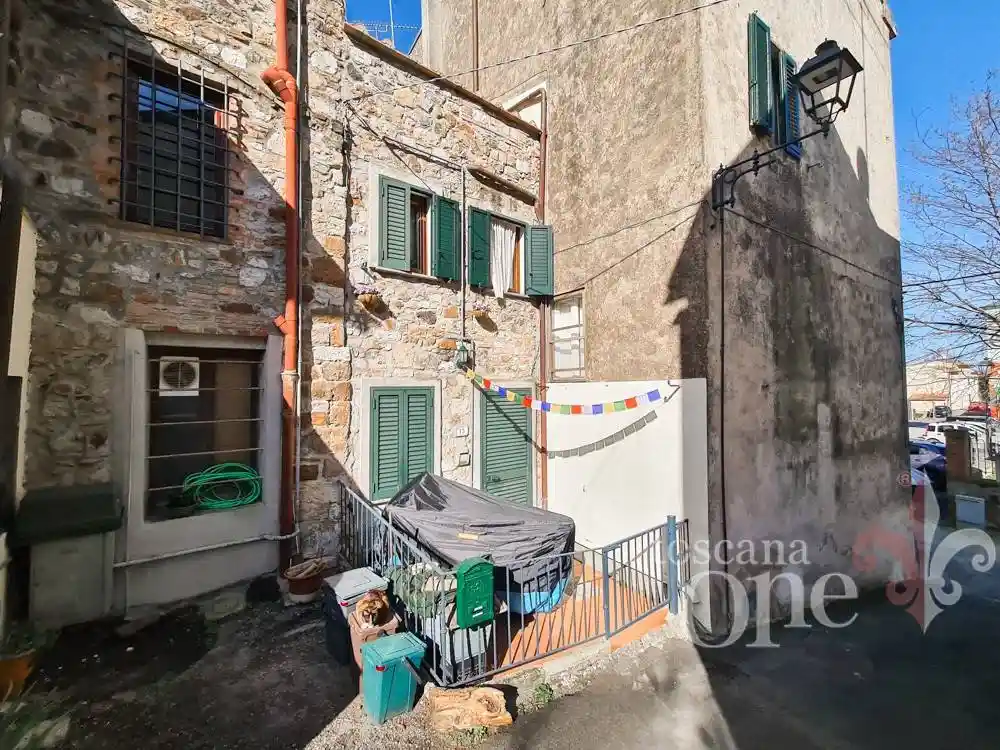 Appartamento in vendita a Castellina Marittima