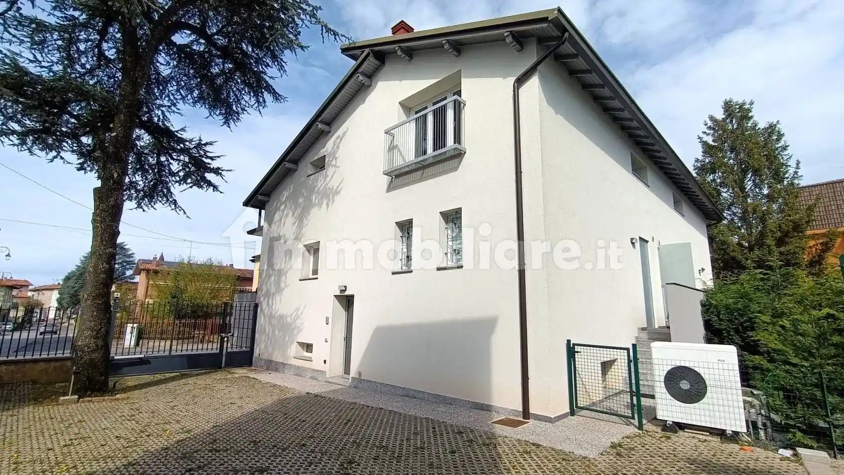 Appartamento in vendita a Correzzana