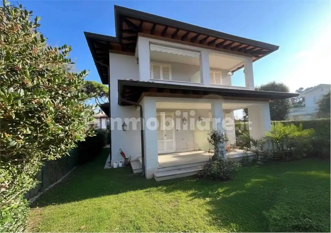 Villa in vendita a Forte dei Marmi