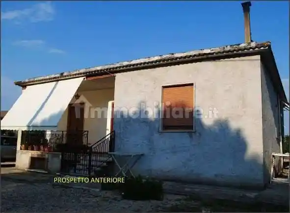 Casa indipendente in vendita a Cisterna di Latina