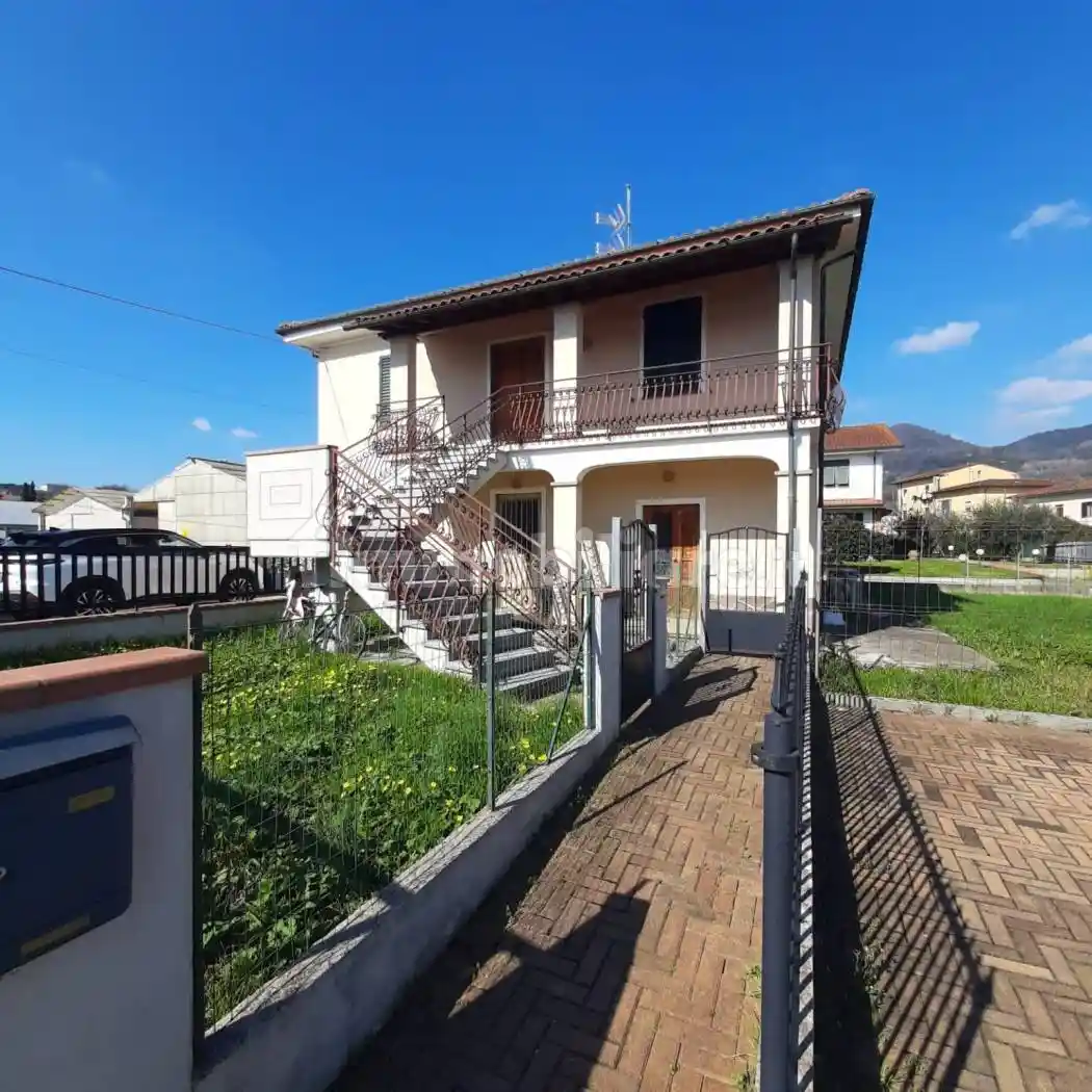 Villa in vendita a Pescia