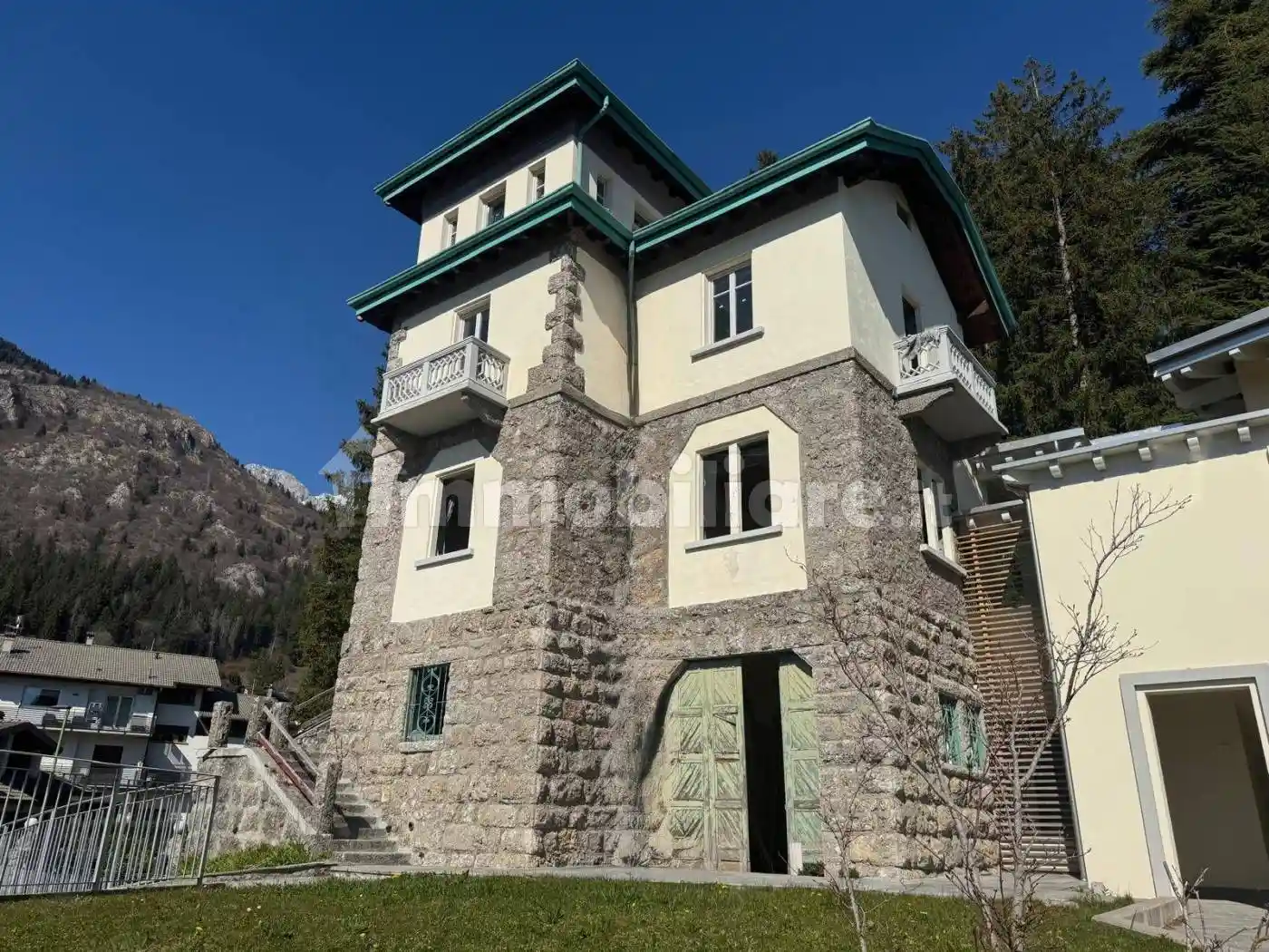 Villa in vendita a Castione della Presolana