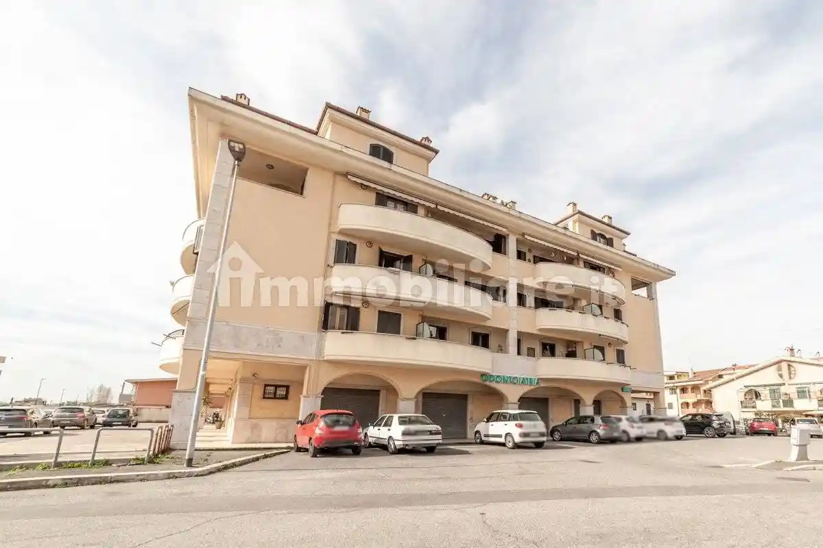 Appartamento in vendita a Guidonia Montecelio